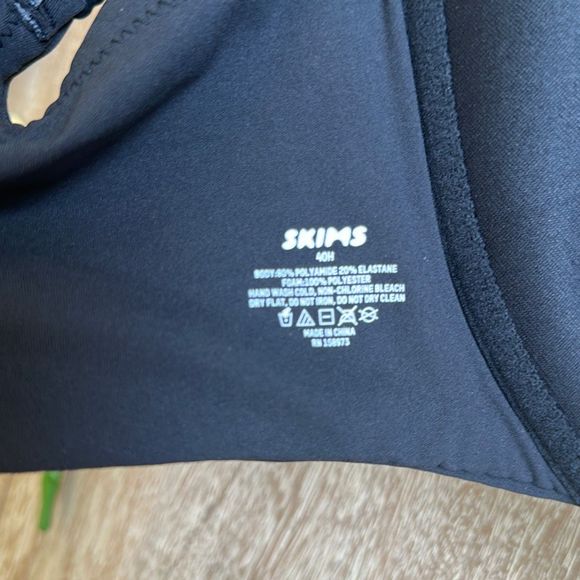 SKIMS Fits Everybody Underwire T-Shirt Bra Soot Size 40H - Picture 4 of 5
